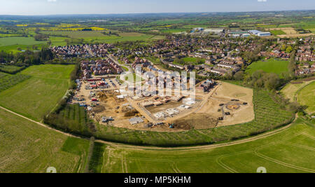 Luftaufnahmen von Redrow Wohnungen Entwicklung, Pfarrhaus, in Mardorf, Kent, Großbritannien Stockfoto
