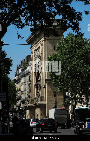 PARIS FRANKREICH - PORTES St. Martin und St. Denis - Pariser Grands Boulevards - PARIS historisches Denkmal - LOUIS XIV HERRLICHKEIT Denkmal - PARIS KUNST © F. BEAUMONT Stockfoto