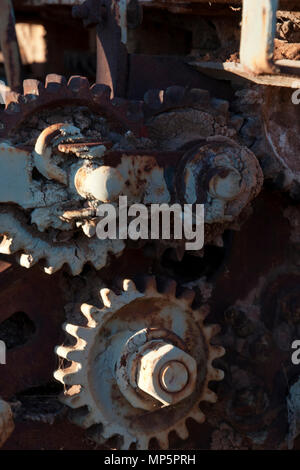 Quorn South Australia, Nahaufnahme von landwirtschaftlichen Geräten Mechanismen am späten Nachmittag Sonnenlicht Stockfoto