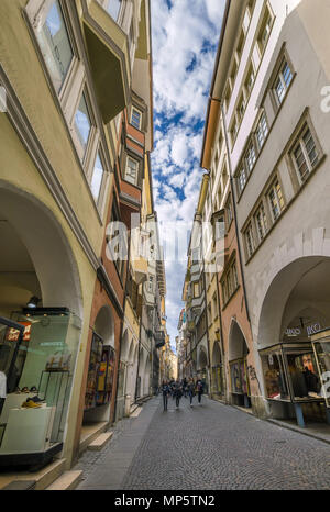 Portici in Bozen Laubengasse Stockfoto