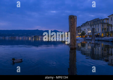 Strandpromenade Lungolago in Salo am Gardasee, Italien Stockfoto