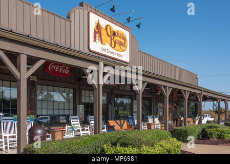Cracker Barrel Restaurant, für die südlichen Charme und Komfort Essen bekannt, an der I-75 in Perry, Georgia, USA. Stockfoto