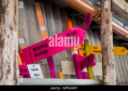 Langlauf Zeichen Beiträge in Storage Stockfoto