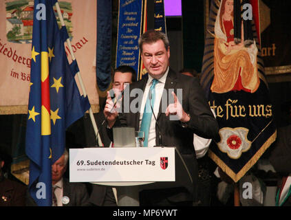 Augsburg, Deutschland. 20 Mai, 2018. Der Bayerische Ministerpräsident Markus Soder gibt eine Rede auf der 69. jährlichen Sudetendeutschen Landsmannschaft (SL) Treffen in Augsburg, Bayern, Deutschland, heute, am Sonntag, den 20. Mai 2018. Quelle: Martin Weiser/CTK Photo/Alamy leben Nachrichten Stockfoto