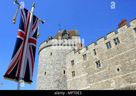 Windsor, Großbritannien. 20 Mai, 2018. Britische Flagge ausserhalb Schloss Windsor nach der Hochzeit von Meghan Markle und Prinz Harry. Credit: Lorna Roberts/Alamy leben Nachrichten Stockfoto