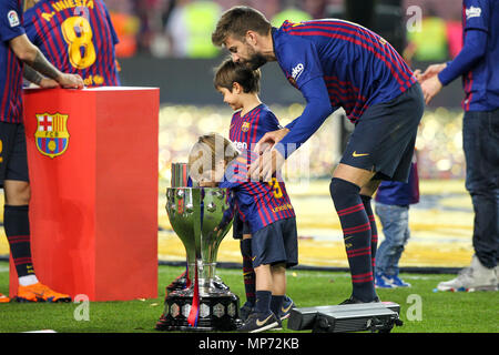 Barcelona, 20. Mai: Gerard Pique FC Barcelona mit ihren Kindern Sasha und Mailand Stockfoto