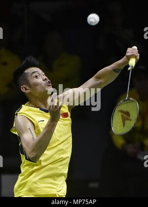 Bangkok, Thailand. 21 Mai, 2018. Lin Dan von Team China gegen Arnaud Merkle (nicht im Bild) von Team Frankreich während der BWF Thomas Cup 2018 Gruppe A Match in Bangkok, Thailand, am 21. Mai 2018 konkurriert. Credit: Wang Shen/Xinhua/Alamy leben Nachrichten Stockfoto