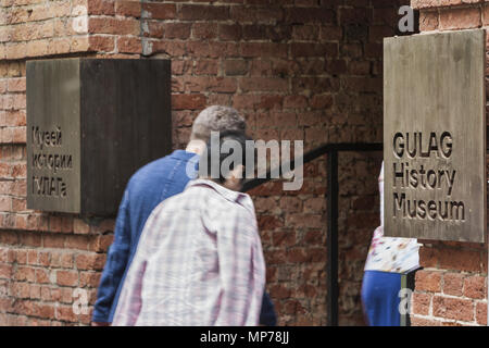 Moskau, Moskau, Russland. 17 Mai, 2018. Der Besucher betritt in den Gulag History Museum in Moskau. Credit: Celestino Arce/ZUMA Draht/Alamy leben Nachrichten Stockfoto