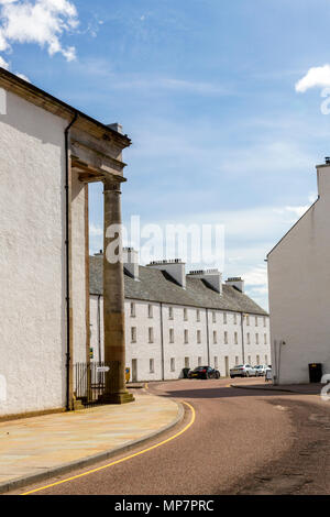 Historische weiß getünchten 3 stöckigen Häusern auf der Main Street West in Inveraray, Argyll and Bute, Schottland, Großbritannien Stockfoto