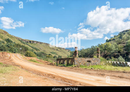 Von der historischen Trading Post Ruine auf dem Weg zum Sani Pass Grenzposten in der Nähe von Himeville, in der Provinz Kwazulu-Natal Stockfoto