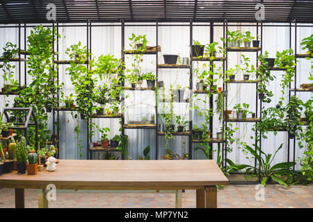 kleine küchentische und stühle im kleinen Esszimmer Gartenstühle