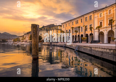 Strandpromenade Lungolago in Salo am Gardasee, Italien Stockfoto