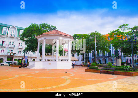 PANAMA CITY, Panama - 20. APRIL 2018: Im freien Blick auf die Plaza de la Independencia und der Pavillon im Casco Viejo, der Altstadt in der Stadt Stockfoto