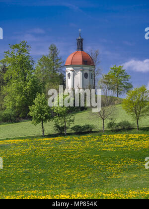 Buschelkapelle in der Nähe von Ottobeuren im Frühjahr, Schwaben, Deutschland Stockfoto