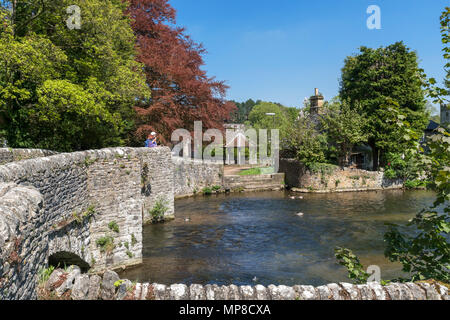 Sheepwash Brücke über den Fluss Wye in Ashford-im-Wasser, Peak District, Derbyshire, England, Großbritannien Stockfoto