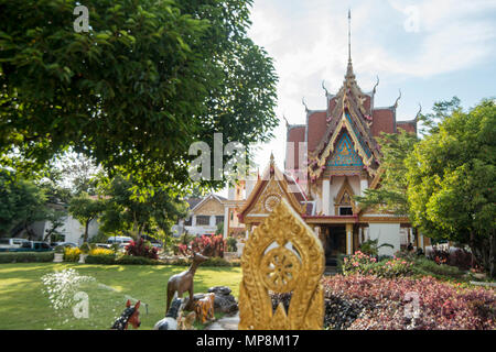 Der wat Burapharam in der Stadt Surin in Isaan im Nordosten von Thailand. Thailand, Isan, Surin, November, 2017 Stockfoto