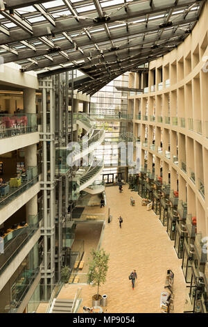 Salt Lake City, Utah, USA - Mai 2, 2018: das Innere von Salt Lake City Public Library, Utah. Stockfoto