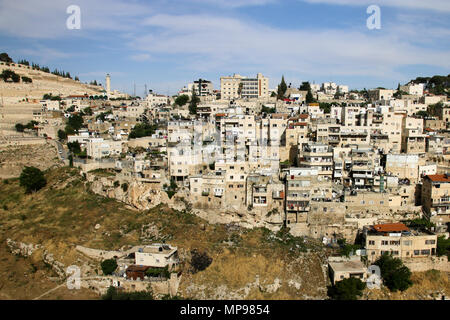 Jerusalem, Israel - 16. Mai 2018: Blick auf die Häuser hinter der Klagemauer und der Stadt Davids von Jerusalem. Stockfoto