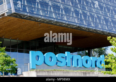 Solna, Schweden - 19. Mai 2018. Die headqurters der Post Firma Postnord namens "Arken'. Stockfoto