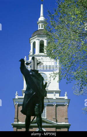 1988 HISTORISCHE COMMODORE JOHN BARRY STATUE („SAMUEL MURRAY 1907“) INDEPENDENCE SQUARE INDEPENDENCE MALL PHILADELPHIA PENNSYLVANIA USA Stockfoto