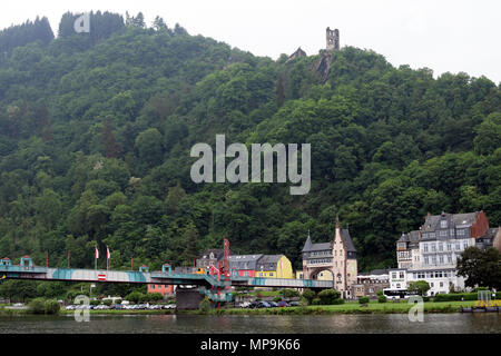 TRABEN-TRARBACH DEUTSCHLAND - Mai 14, 2018: Die schöne kleine Stadt im Moseltal. Stockfoto