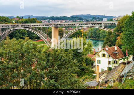 Bern, Schweiz - 31. August 2016: Panorama von Bern mit Kirchenfeldbrücke, Bern-Mittelland Bezirk, Schweiz. Stockfoto