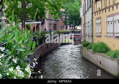 COLMAR, Frankreich - 17. Mai 2018: Die kleinen Kanal in Colmar Stadt. Stockfoto