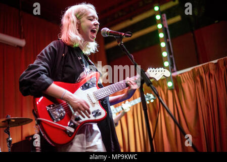 Manchester, Großbritannien. 20. Mai 2018. Snail Mail, der Amerikanischen indie rock Soloprojekt von Gitarrist und Sänger und Songwriter Lindsey Jordanien bei Manch Stockfoto