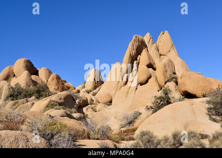 Monzogranite rock, Skull Rock Bereich, Jumbo Rocks Campground, Joshua Tree National Park, CA 180315 68 Stockfoto