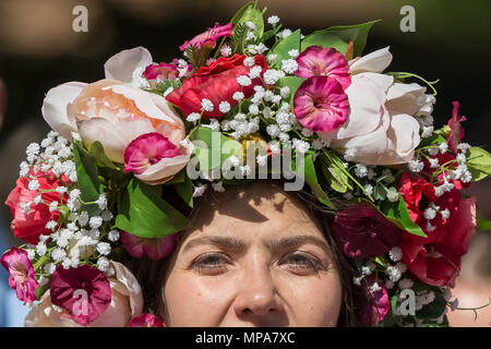 Jährliche Vyshyvanka März. Hunderte von britischen Ukrainer Rally und März in traditionellen nationalen besticktes Kleid angezogen. Stockfoto