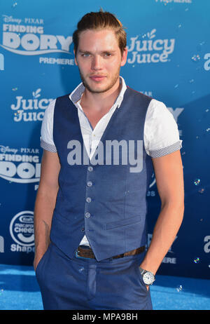 Dominic Sheewod am Finden von Dory Premiere am El Capitan Theatre in Los Angeles. Juni 7, 2016 Dominic Sheewod - - - - - - - - - - - - - Red Carpet Event, Vertikal, USA, Filmindustrie, Prominente, Fotografie, Bestof, Kunst, Kultur und Unterhaltung, Topix Prominente Fashion/Vertikal, Besten, Event in Hollywood Leben - Kalifornien, Roter Teppich und backstage, USA, Film, Stars, Film Stars, TV Stars, Musik, Promis, Fotografie, Bestof, Kunst, Kultur und Unterhaltung, Topix, drei Viertel, vertikal, eine Person aus dem Jahr 2016, Anfrage tsuni@Gamma-USA.com Stockfoto