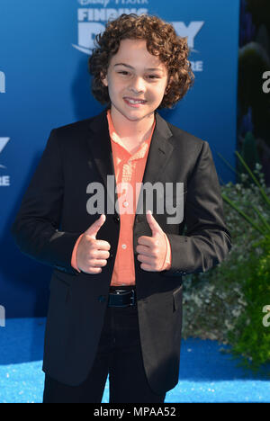 Hayden Rolence am Finden von Dory Premiere am El Capitan Theatre in Los Angeles. Juni 7, 2016. Hayden Rolence - - - - - - - - - - - - - Red Carpet Event, Vertikal, USA, Filmindustrie, Prominente, Fotografie, Bestof, Kunst, Kultur und Unterhaltung, Topix Prominente Fashion/Vertikal, Besten, Event in Hollywood Leben - Kalifornien, Roter Teppich und backstage, USA, Film, Stars, Film Stars, TV Stars, Musik, Promis, Fotografie, Bestof, Kunst, Kultur und Unterhaltung, Topix, drei Viertel, vertikal, eine Person aus dem Jahr 2016, Anfrage tsuni@Gamma-USA.com Stockfoto