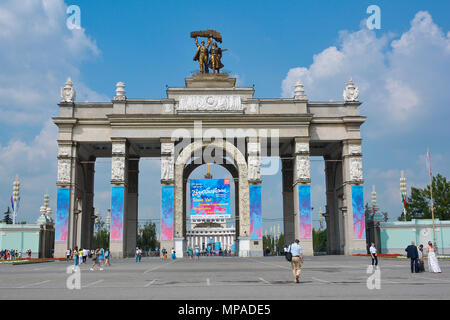 Russland, Moskau, 11. Mai 2018. Haupteingang des Messegelände VDNH Stockfoto