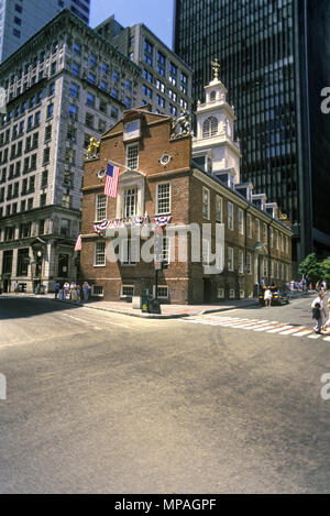 1988 historische östlich vor Old State House STATE STREET FREEDOM TRAIL FINANCIAL DISTRICT BOSTON MASSACHUSETTS USA Stockfoto