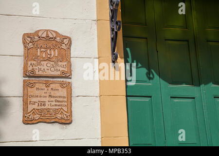 Zeichen für die Calle De Los Mercaderes, Havanna, Kuba Stockfoto