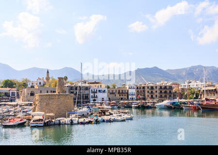 Blick auf den Hafen von Kyrenia, Zypern Stockfoto