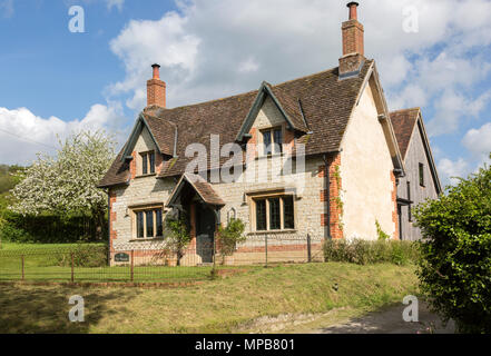 Attraktives Einfamilienhaus von Chalk Stone im Dorf von Compton Basset, Wiltshire, England, Großbritannien gebaut Stockfoto