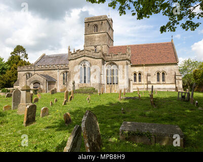 Dorf Pfarrkirche Allerheiligen, Silbury Hill, Vale von Pewsey, Wiltshire, England, Großbritannien Stockfoto