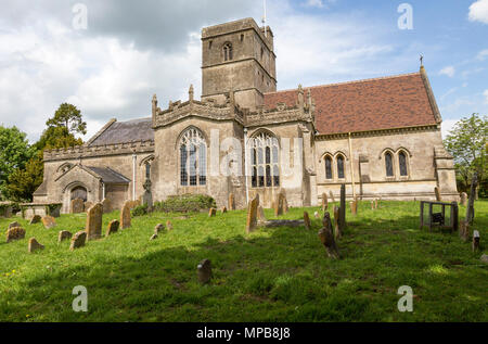 Dorf Pfarrkirche Allerheiligen, Silbury Hill, Vale von Pewsey, Wiltshire, England, Großbritannien Stockfoto