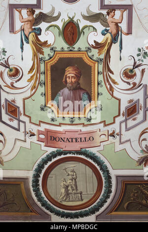 Italienische Renaissance Bildhauer Donatello in das Deckenfresko im Vasari Korridor in den Uffizien (Galleria degli Uffizi) in Florenz, Toskana, Italien dargestellt. Donatello arbeiten an der Bronzestatue Judith und Holofernes ist in das Medaillon unter dem Porträt dargestellt. Stockfoto