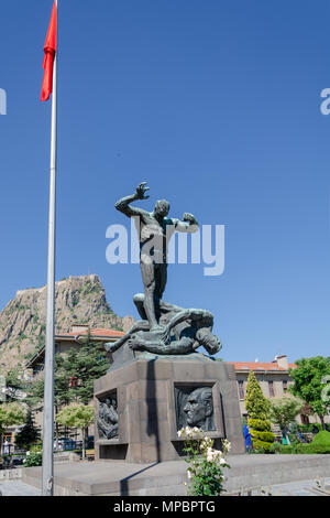 Utku Denkmal ist in der Mitte von Afyonkarahisar in der Türkei Stockfoto