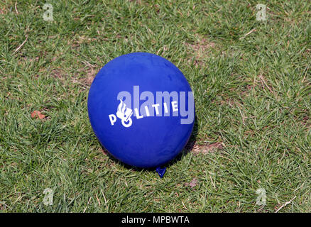 Amsterdam, Niederlande - 20 August 2015: Ballon mit den Buchstaben Polizei auf es Stockfoto