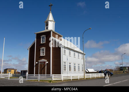 Eyrarbakki, Island. 21 Mai, 2018. South Island Wetter. Die frühlingssonne Highlights das alte Dorf Häuser. Kredit; ConradElias/AlamyLiveNews. Stockfoto