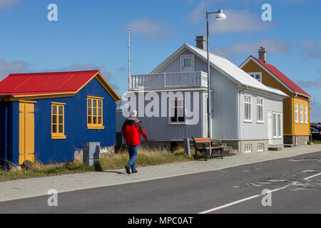 Eyrarbakki, Island. 21 Mai, 2018. South Island Wetter. Die frühlingssonne Highlights das alte Dorf Häuser. Kredit; ConradElias/AlamyLiveNews. Stockfoto