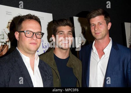 New York, USA. 21 Mai, 2018. (L - R) Ausführende Produzenten Sam Slater (L) und David Bernon und Produzent Paul Bernon teilnehmen" ein Kind wie Jake" New York Premiere am Grenzstein an 57 West am 21. Mai 2018 in New York City. Credit: Ron Adar/Alamy leben Nachrichten Stockfoto