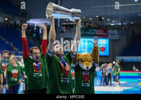 Magdeburg, Deutschland. 20 Mai, 2018. Magdeburg, Deutschland, 20. Mai 2018: EHF Cup Finale - Endrunde - 17/18 - Saint Raphael Var. Fuechse Berlin Kevin Struck (fuechse Berlin) mit der EHF Cup Finale Jubel/final Jubel/Emotion/Freude/| Verwendung der weltweiten Kredit: dpa/Alamy leben Nachrichten Stockfoto