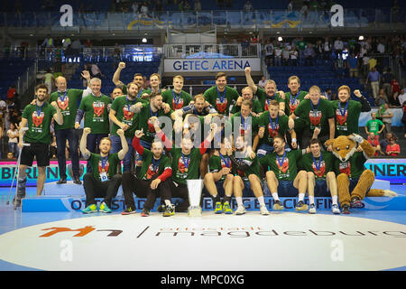 Magdeburg, Deutschland. 20 Mai, 2018. Magdeburg, Deutschland, 20. Mai 2018: EHF Cup Finale - Endrunde - 17/18 - Saint Raphael Var. Fuechse Berlin Die fuechse Berlin gewinnen Die EHF-Cup 2017/2018 und jubeln Endrunde Jubel/final Jubel/Emotion/Freude/| Verwendung der weltweiten Kredit: dpa/Alamy leben Nachrichten Stockfoto