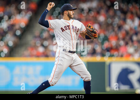 19. Mai 2018: Houston Astros shortstop Carlos Correa (1) Bei einem Major League Baseball Spiel zwischen den Houston Astros und die Cleveland Indians im Minute Maid Park in Houston, TX. Cleveland gewann das Spiel 5 zu 4... Trask Smith/CSM Stockfoto