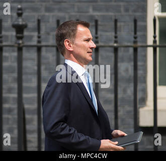 Downing Street, London, UK. 22. Mai 2018. Jeremy Hunt, der Staatssekretär für Gesundheit und Soziales Blätter Downing Street nach der wöchentlichen Kabinettssitzung. Credit: Malcolm Park/Alamy Leben Nachrichten. Stockfoto