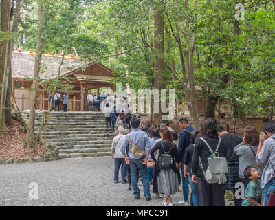 Besucher Warteschlange an Aramatsuri zu beten-no-miya Schrein, Naiku, Ise Jingu, Mie, Japan Stockfoto